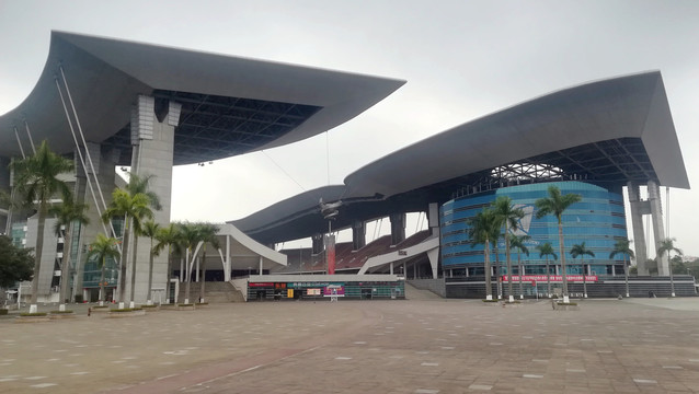 广州奥体中心体育场外观