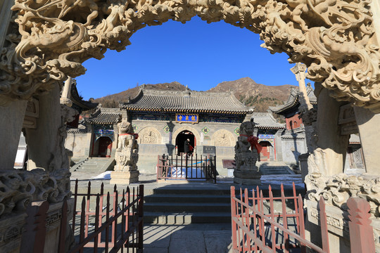 五台山龙泉寺石牌坊