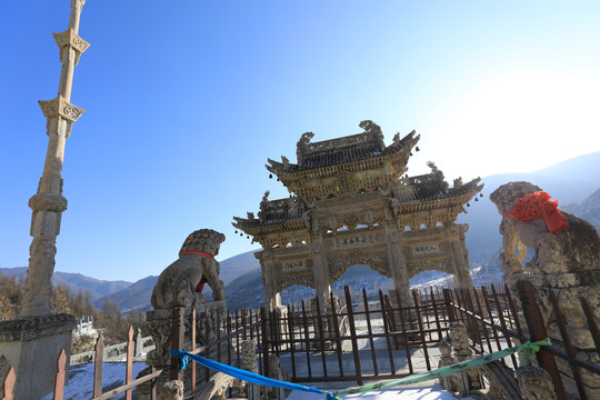 五台山龙泉寺石牌坊