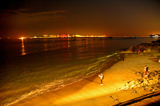 厦门海滨沙滩夜景