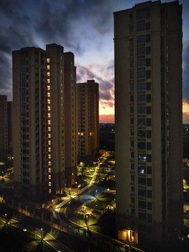 夜景小高层