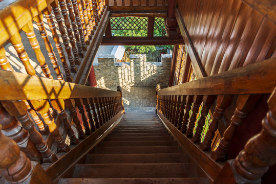 中式传统木楼梯