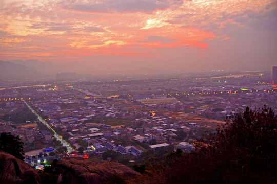 漳州云洞岩远望城市风光