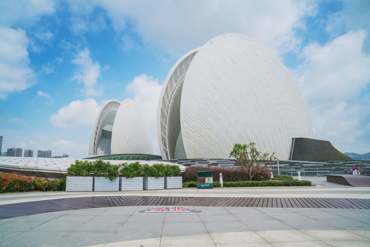 珠海市大剧院和海岸线风光