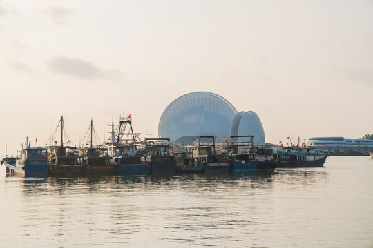 珠海市大剧院和海岸线风光