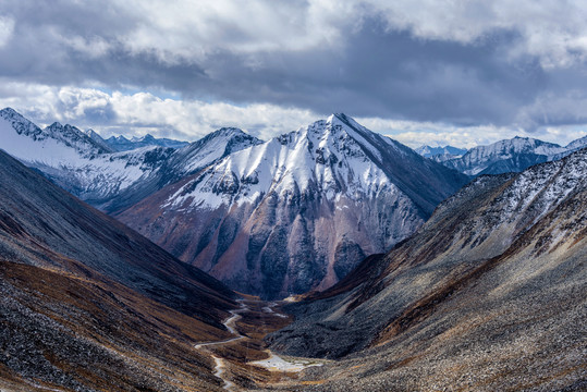 中国西藏山南市拉姆拉措风景区