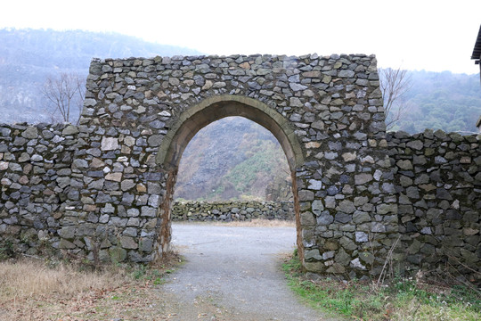 石头城门