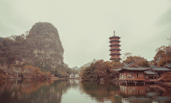 日月双塔
