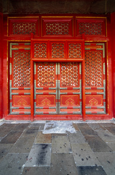 中国风故宫宫殿红色雕花木门