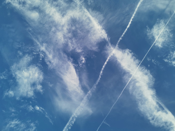 天空喷气飞机痕迹