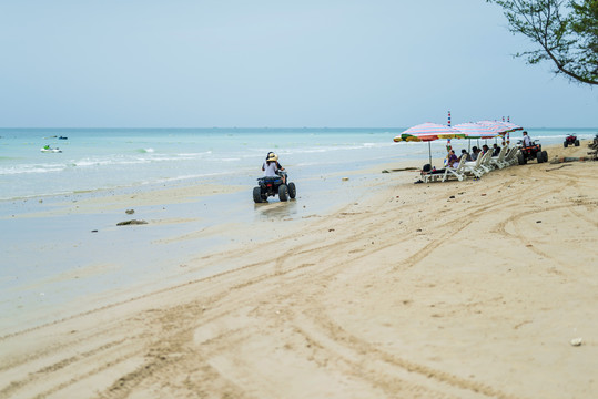 沙滩摩托车
