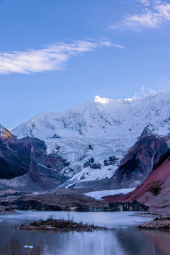 中国西藏林芝波密米堆冰川