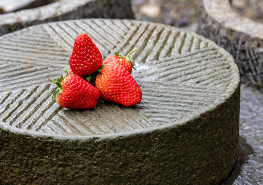 新鲜草莓