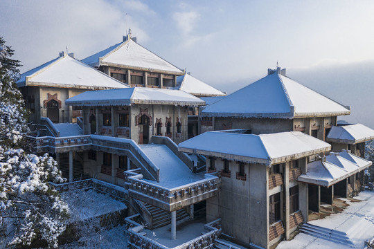 鸡公山博物馆雪景
