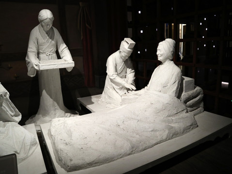 汉文帝亲侍母病雕像