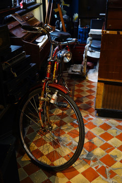 老旧自行车