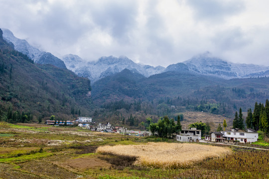 山村