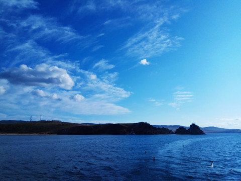 蓝天白云海岛