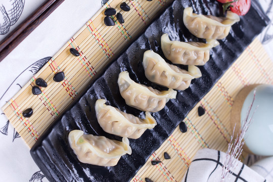 煎饺炸饺子锅贴