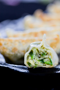 煎饺炸饺子锅贴