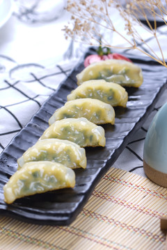 煎饺炸饺子锅贴
