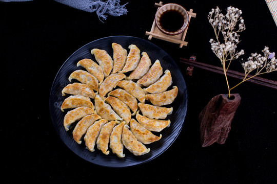 煎饺炸饺子锅贴