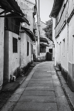 老街巷黑白照片