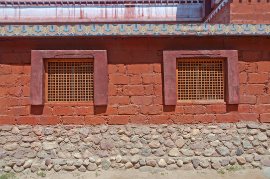 藏式民宅窗户墙壁