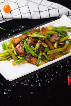 芹菜炒肉