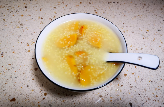 蔓菁小米粥