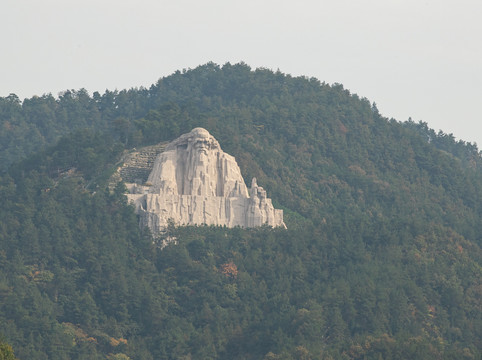 武当山太极湖老子坐像