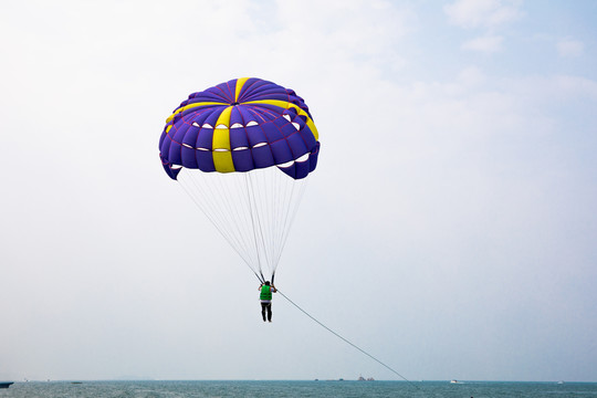 泰国海难滑翔伞3699
