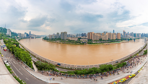 重庆江城山城李子坝观景台全景图