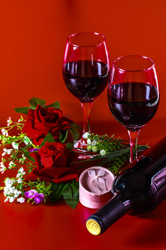 玫瑰花与红酒和礼品盒