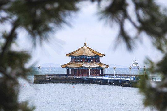 雪后的青岛栈桥