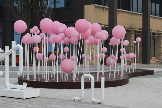 气球林雕塑