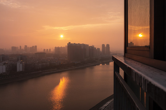 日出浉河