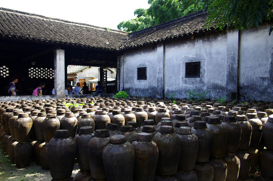 乌镇三白酒百年老糟坊