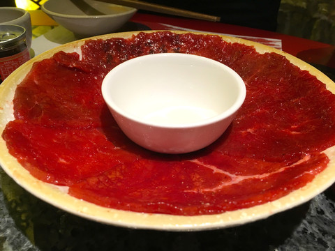 新鲜生牛肉片打火锅