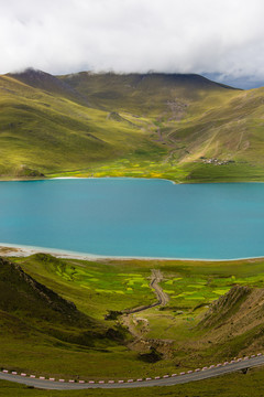 西藏日喀则雪山湖泊风光05