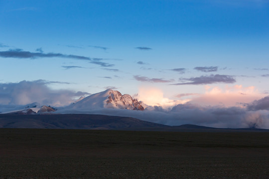 西藏日喀则雪山湖泊风光135
