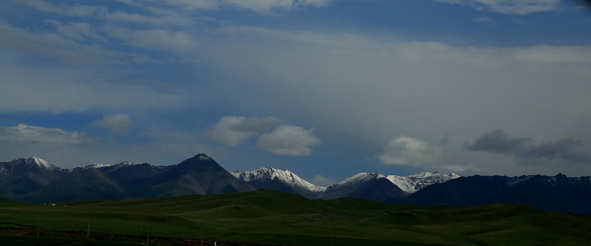 青海雪山草场