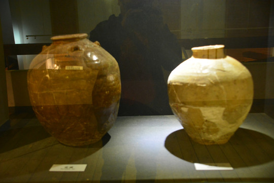 古船发掘陶瓷