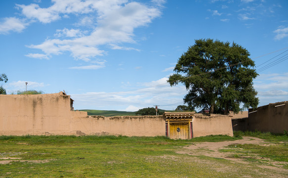 各莫寺