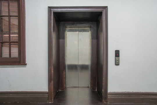 八七会议会址纪念馆电梯