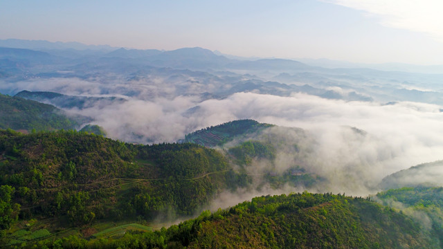 城关偏头山云雾