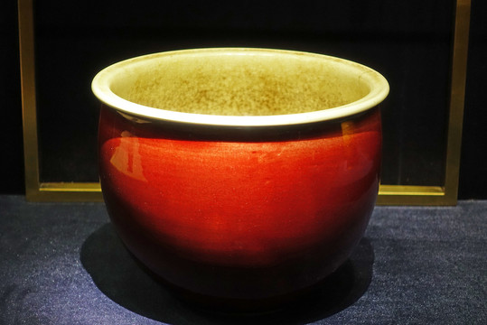 清代郎窑红釉钵