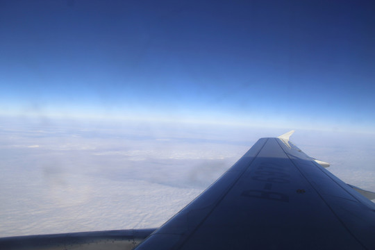 飞机浩瀚太空