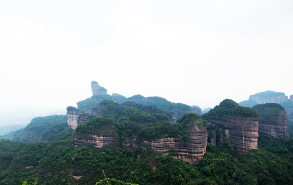 韶关丹霞山风景区山林地貌美景