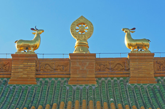 藏传佛教屋顶建筑风格